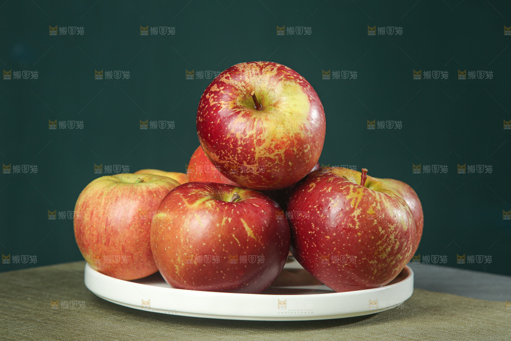 深底上的糖心丑苹果