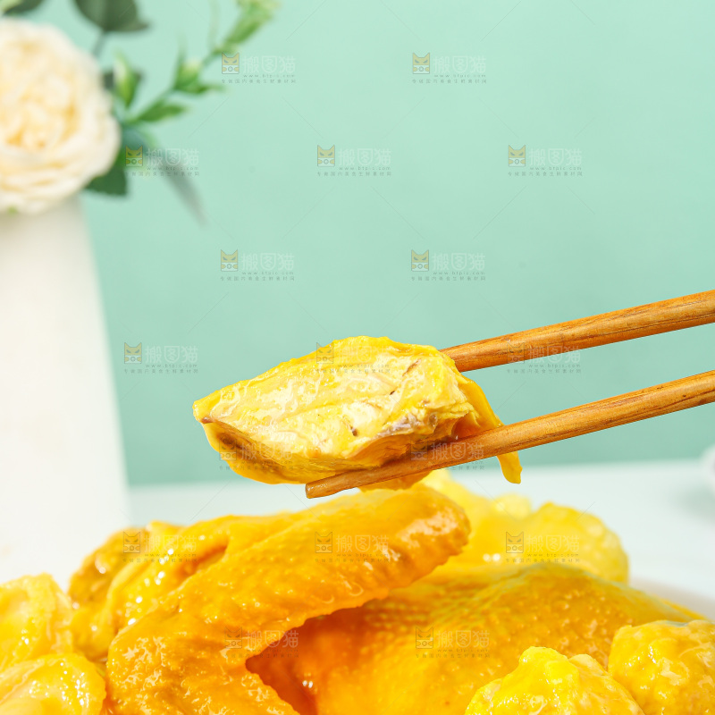 浅底上的花胶鸡