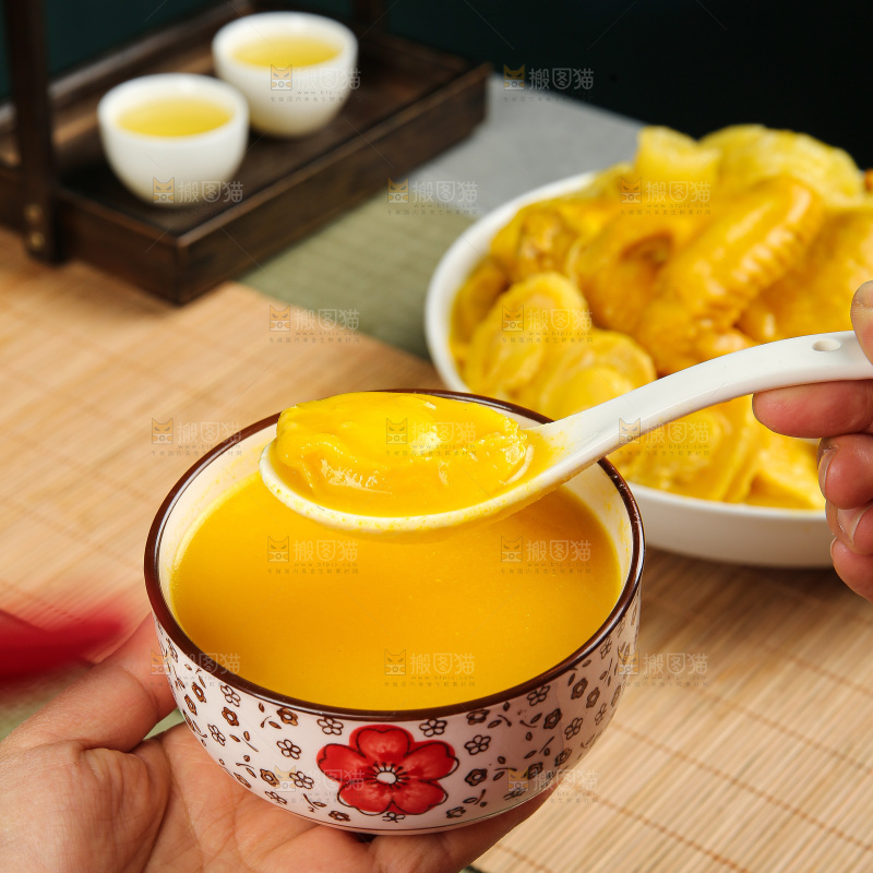 盘里装的花胶鸡