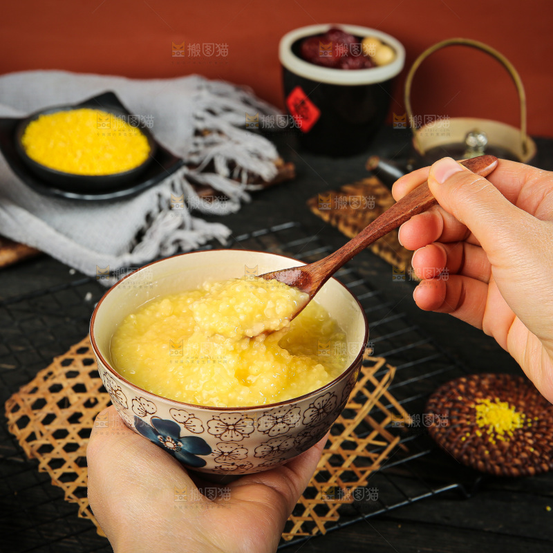 深底上的黄小米