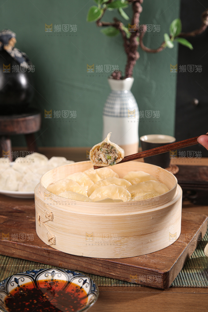 木底上的鲅鱼水饺