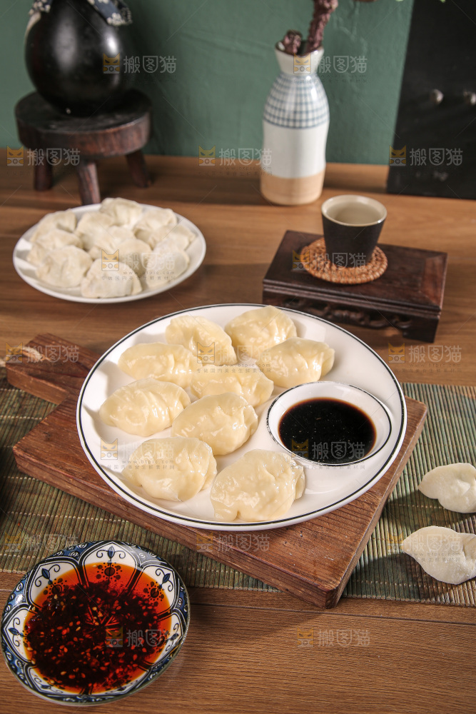 木底上的鲅鱼水饺