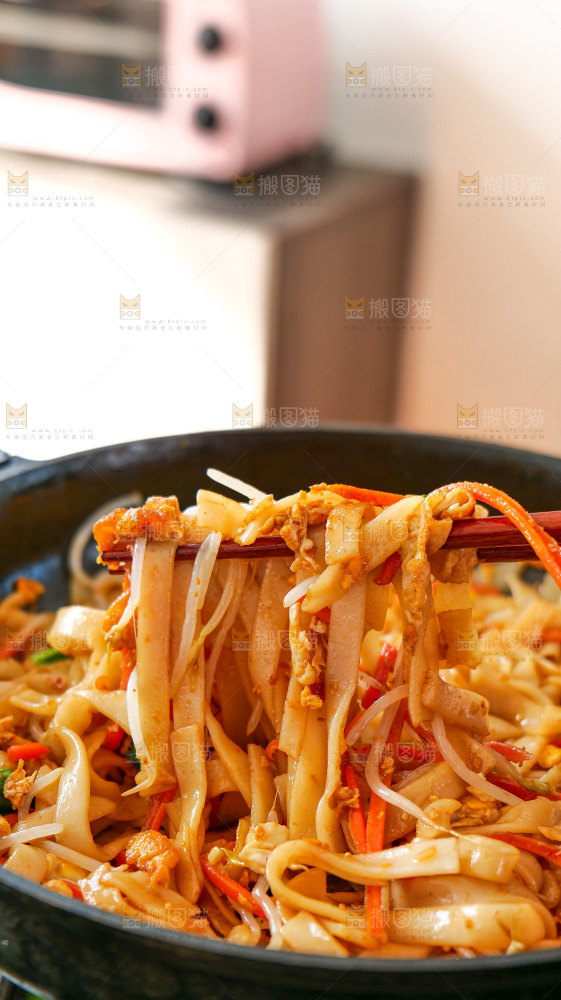美食制作炒河粉