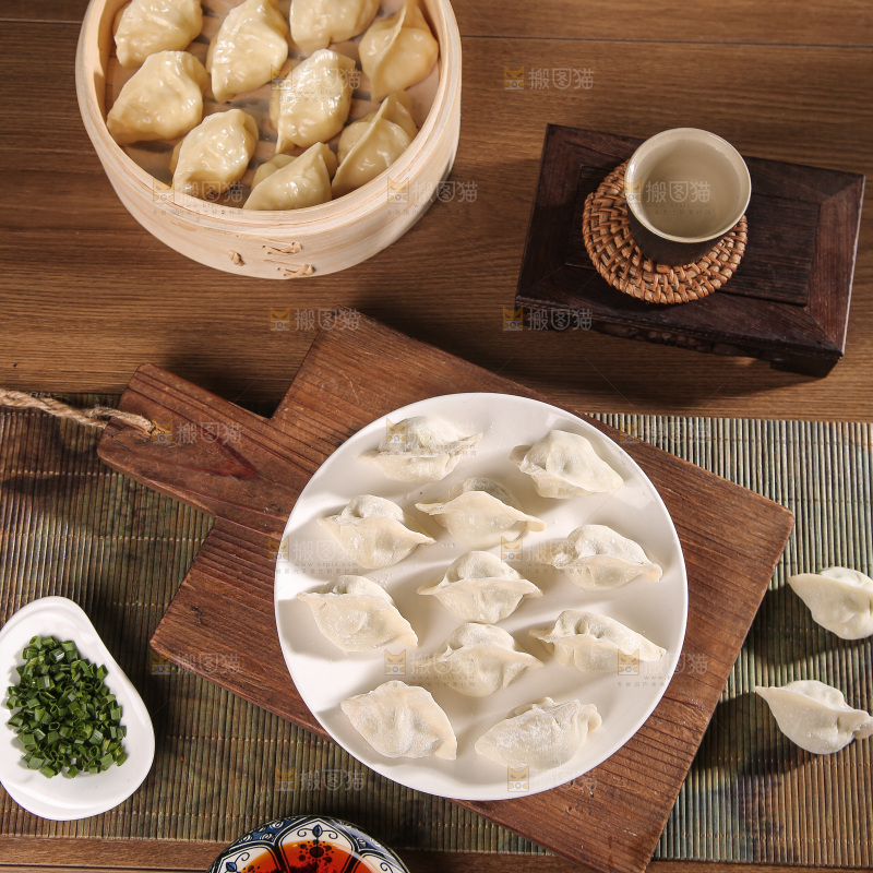 木底上的鲅鱼水饺