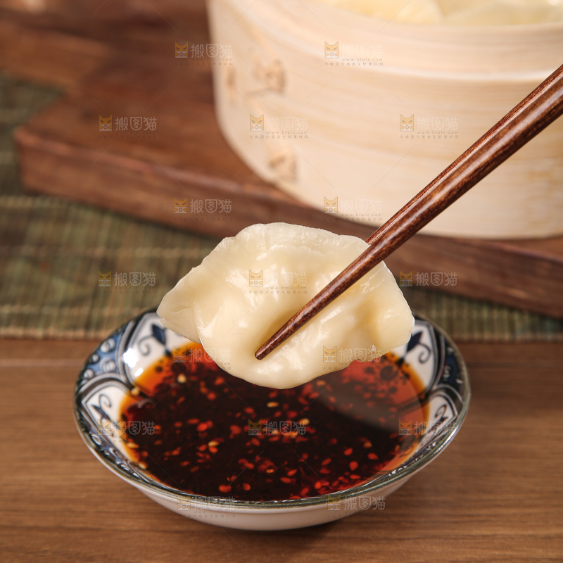 木底上的鲅鱼水饺