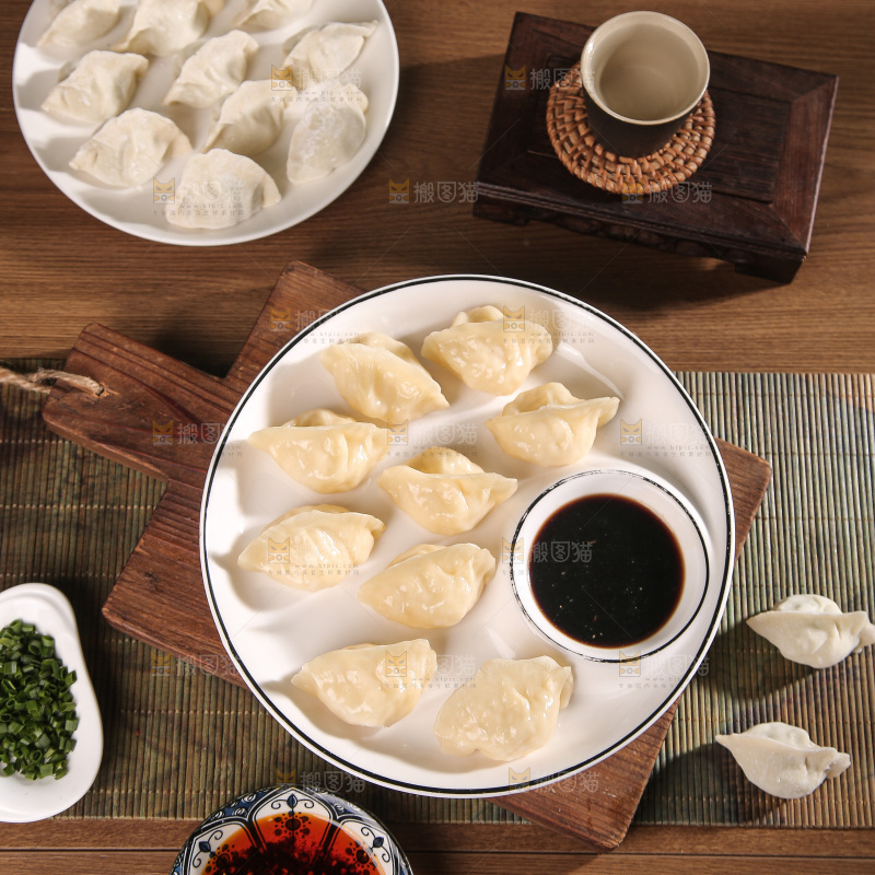 木底上的鲅鱼水饺