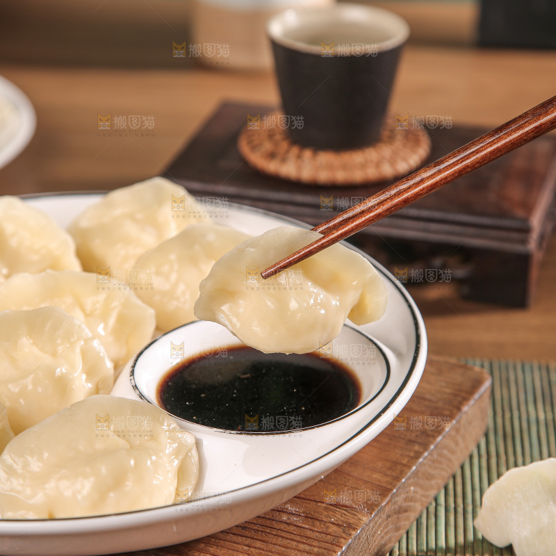 木底上的鲅鱼水饺