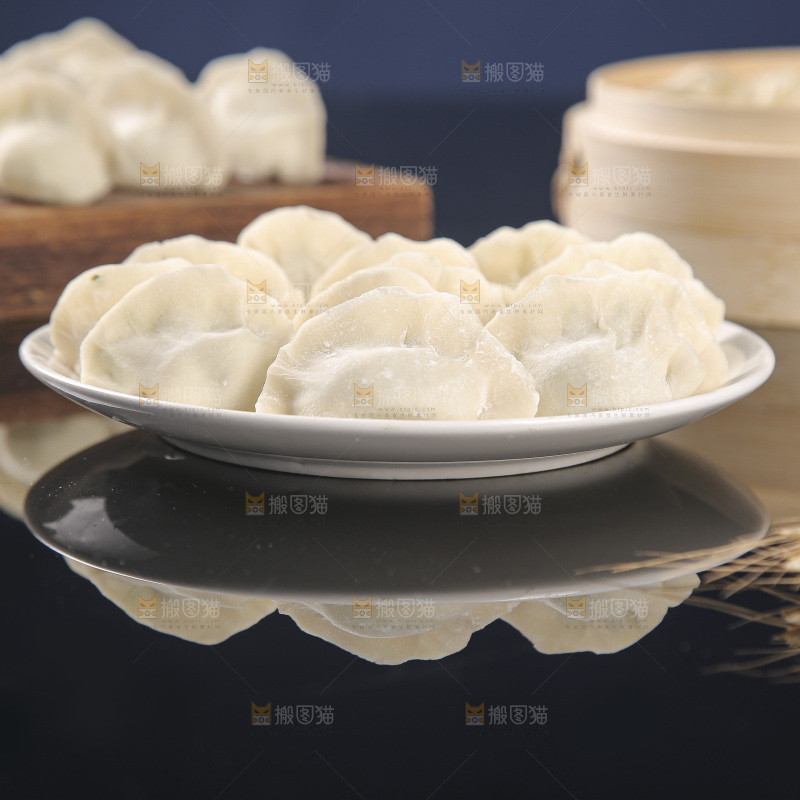 深底上的鲅鱼水饺