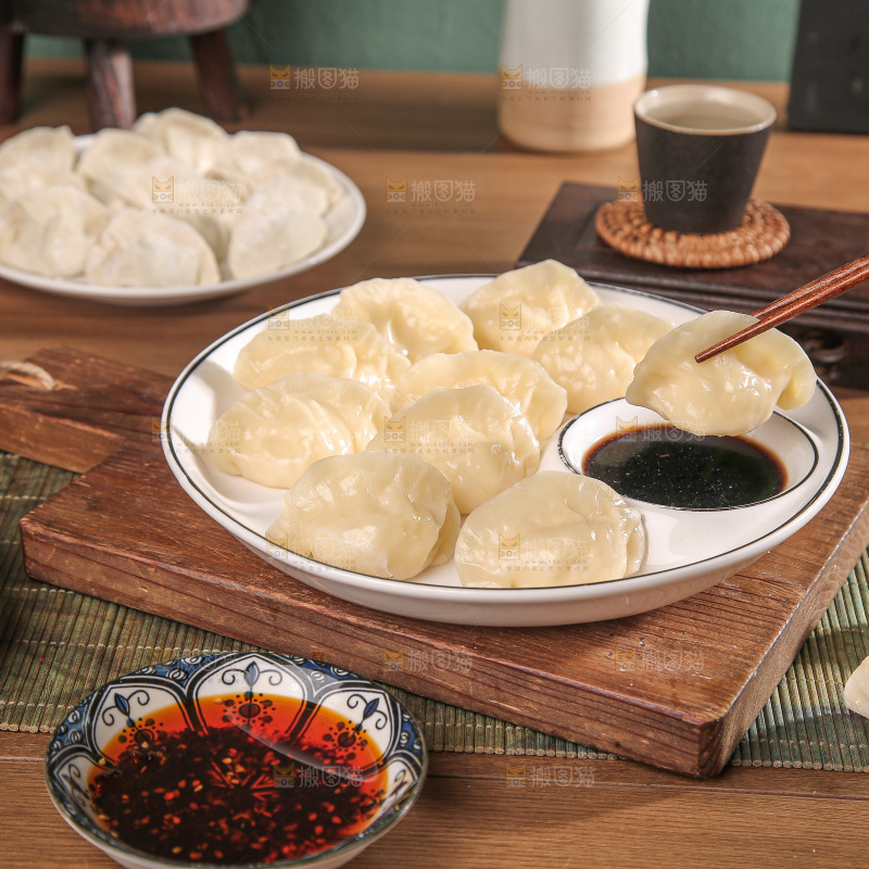 木底上的鲅鱼水饺