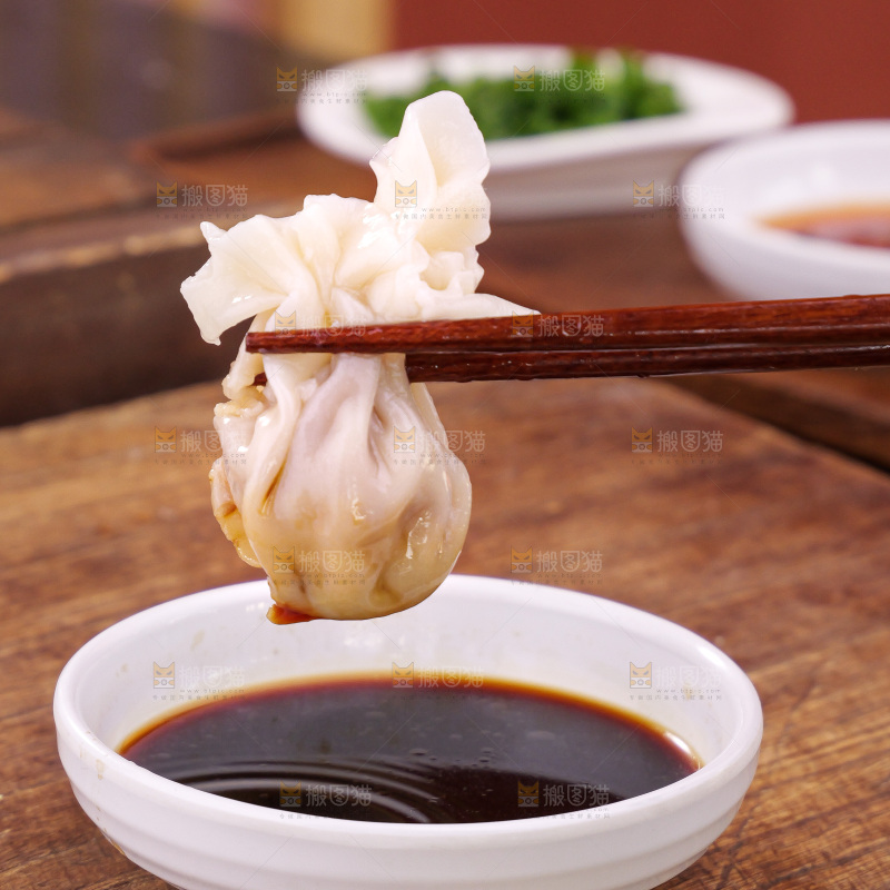 木底上的小金鱼馄饨