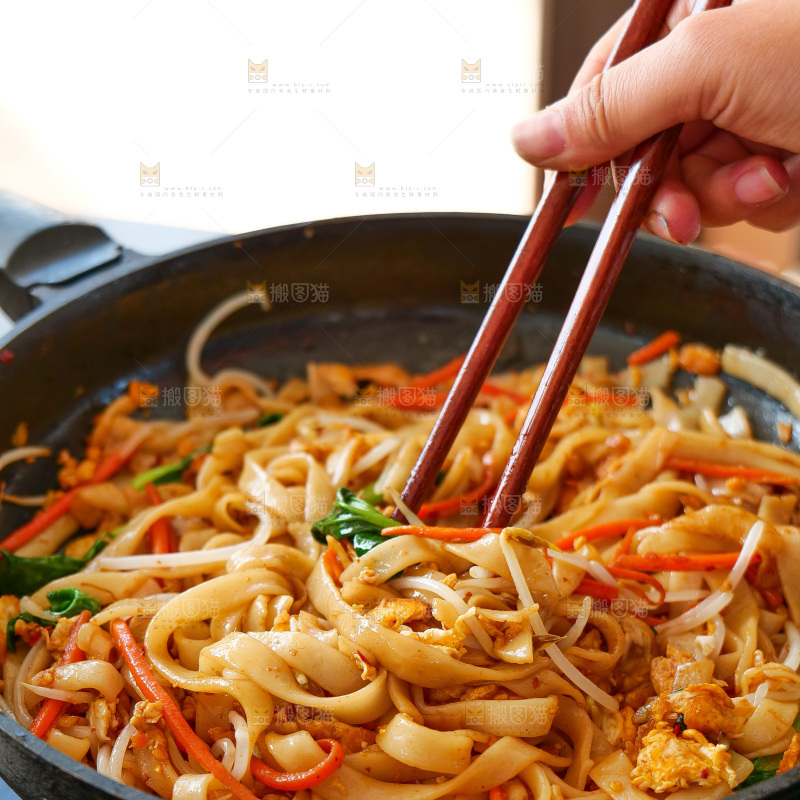 美食制作炒河粉