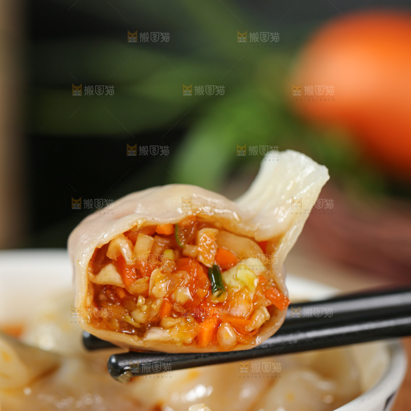 深底上的饺子