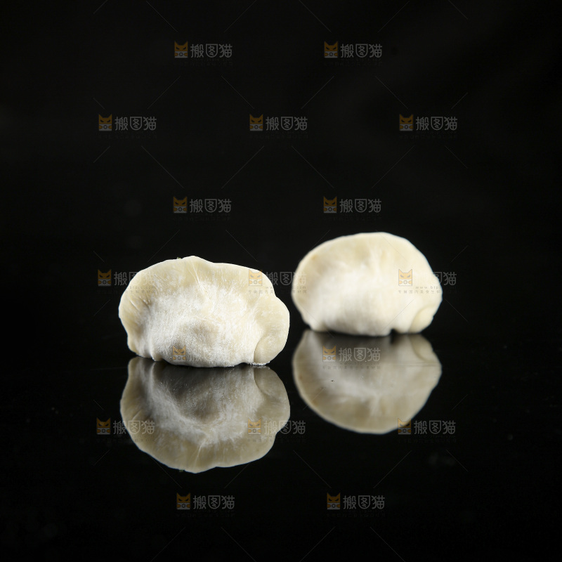 深底上的小金鱼馄饨