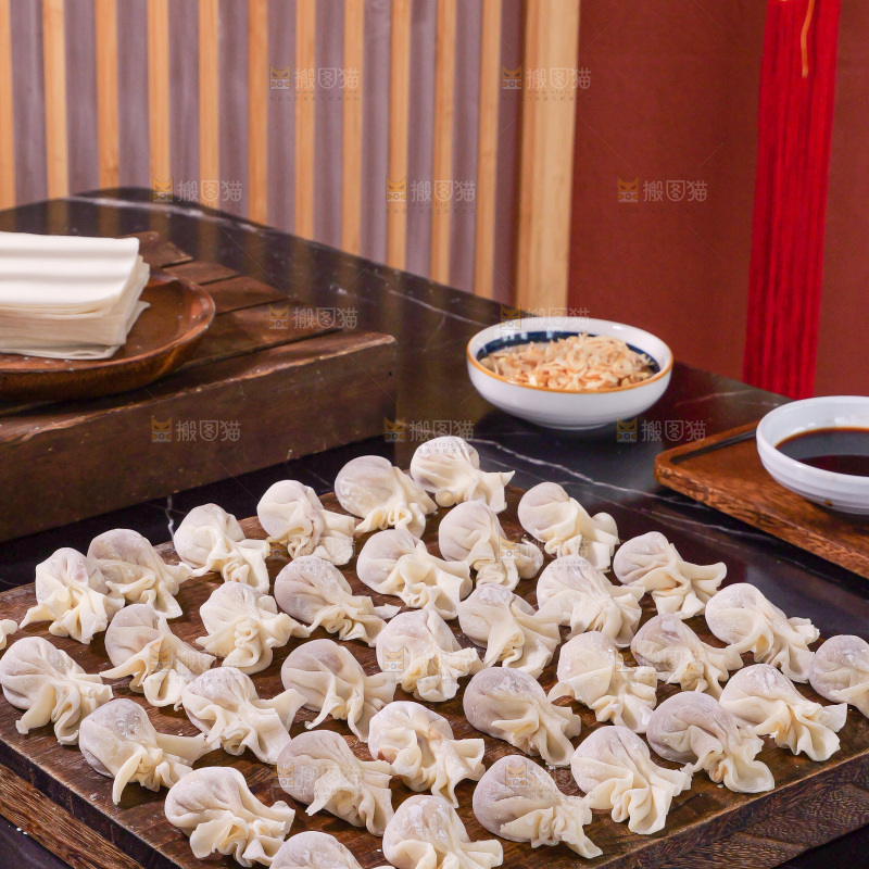 木底上的小金鱼馄饨