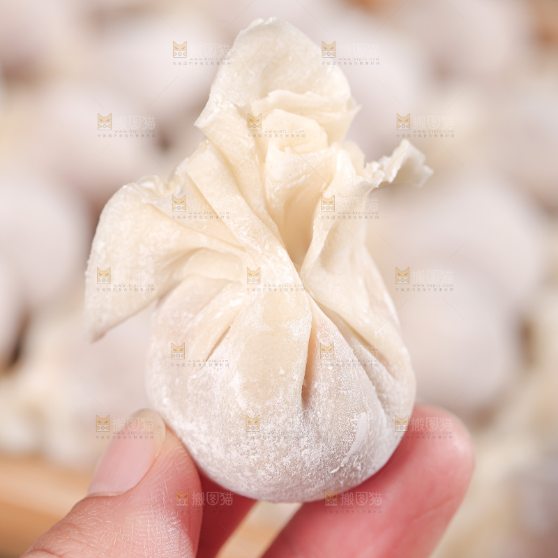 木底上的小金鱼馄饨