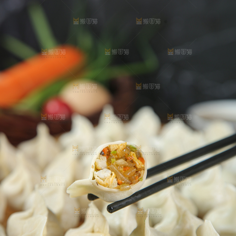 深底上的饺子