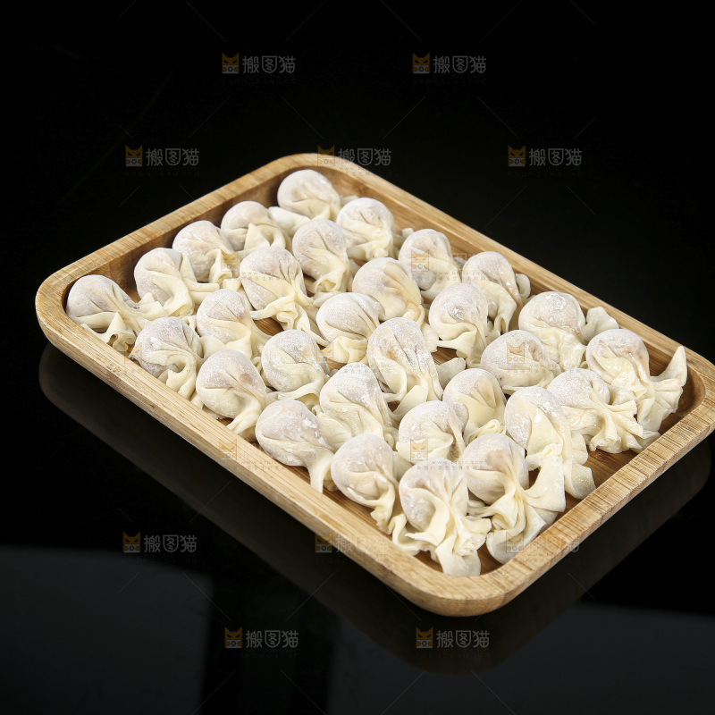 深底上的小金鱼馄饨