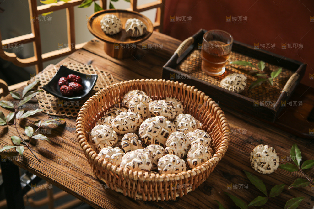 深底上的花菇