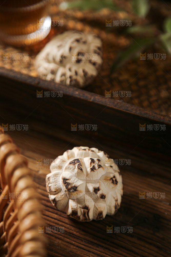 深底上的花菇