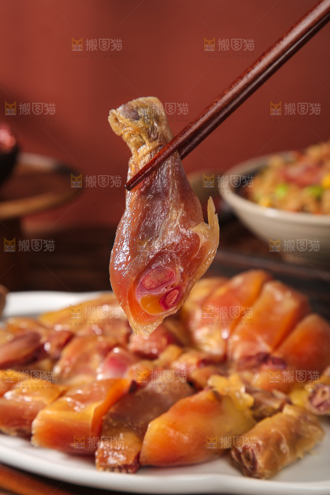 深底上的腊鸡