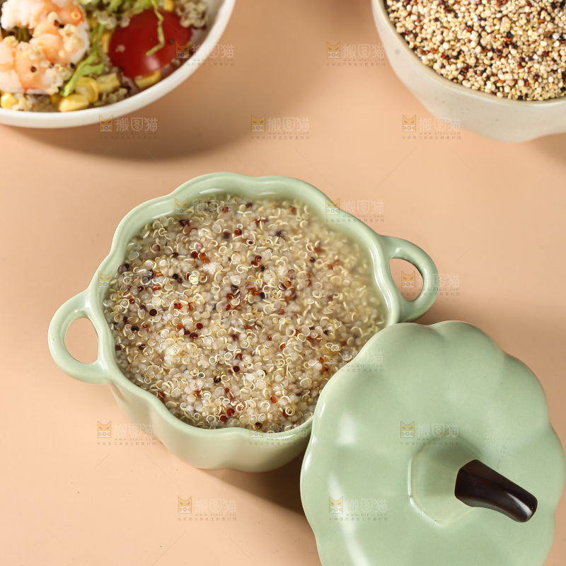 浅底上的三色藜麦