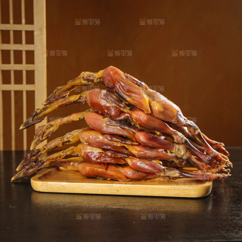 深底上的腊鸡