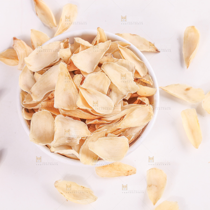 白底上的百合干