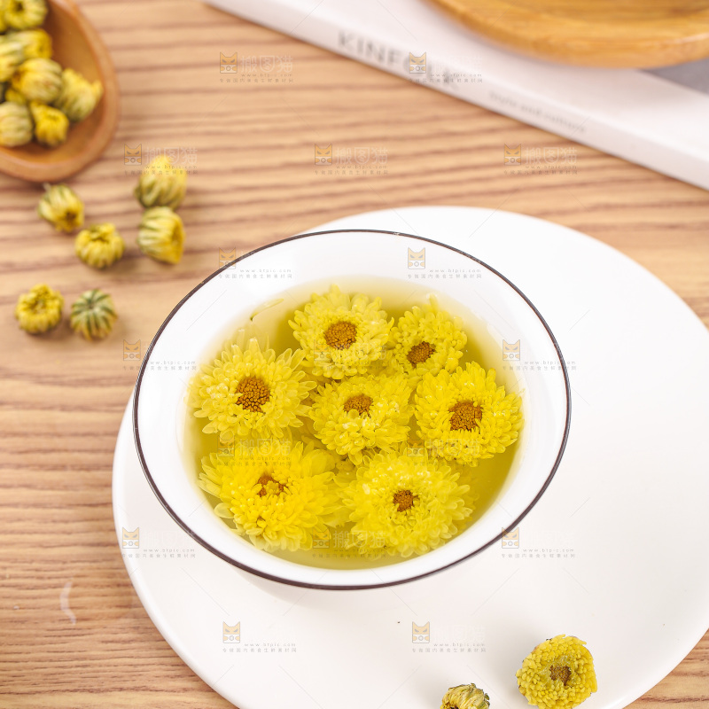 浅底上的胎菊
