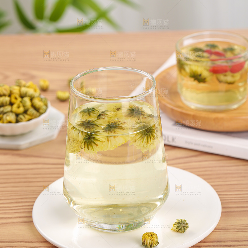浅底上的胎菊