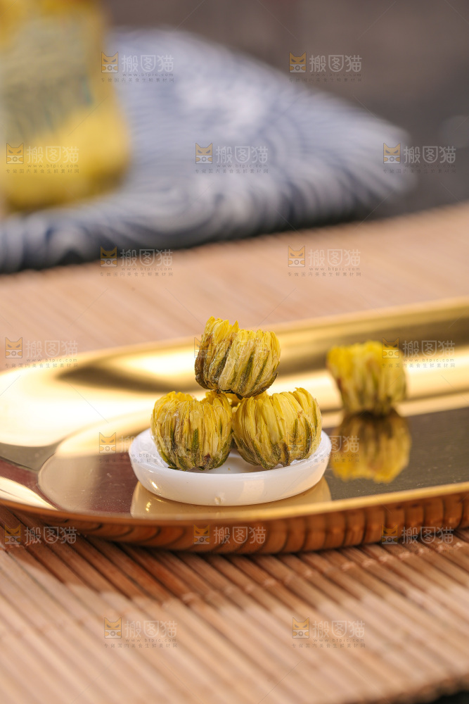 深底上的胎菊