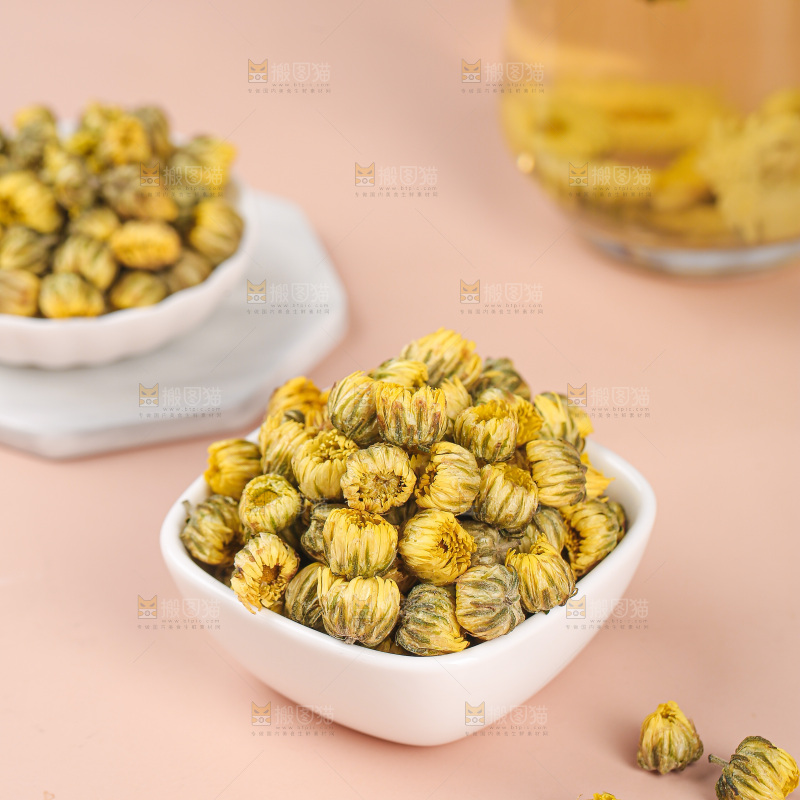浅底上的胎菊
