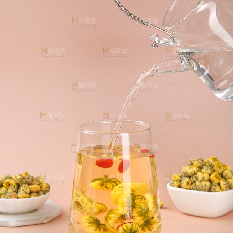 浅底上的胎菊