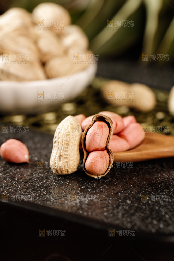 深底上的生花生