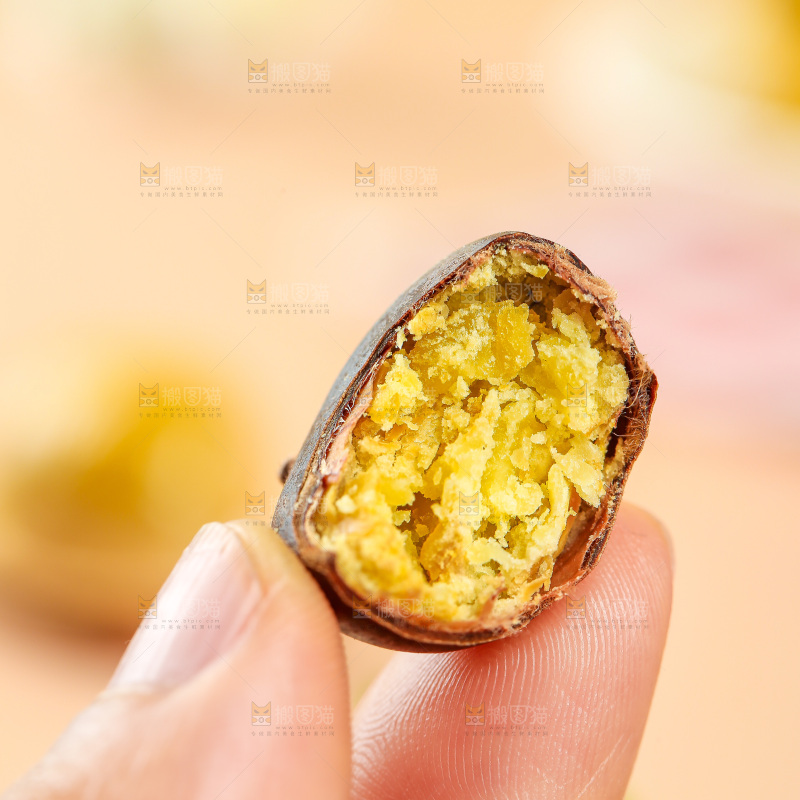 浅底上的板栗仁