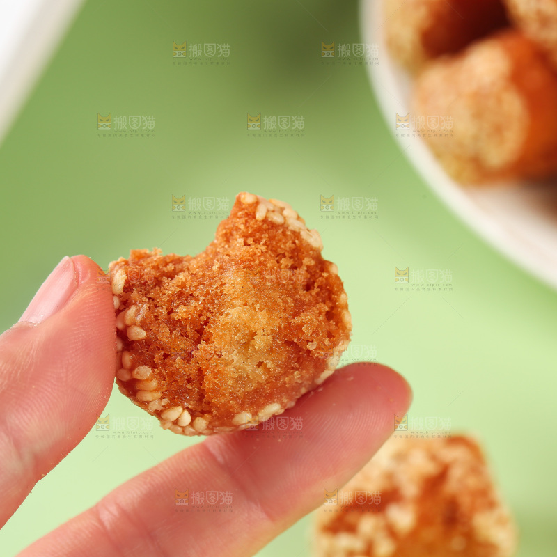 深底上的开口笑