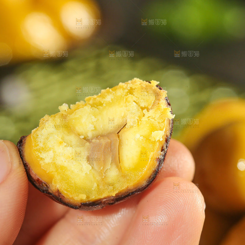 深底上的板栗仁