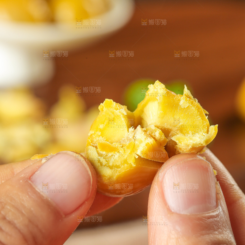 深底上的板栗仁