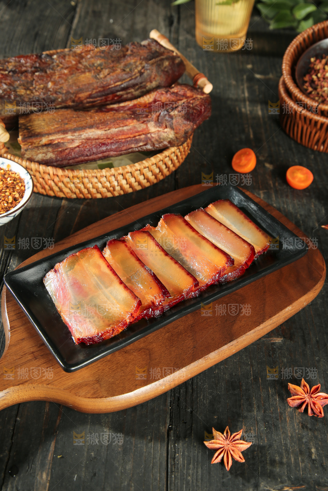 深底上的腊肉