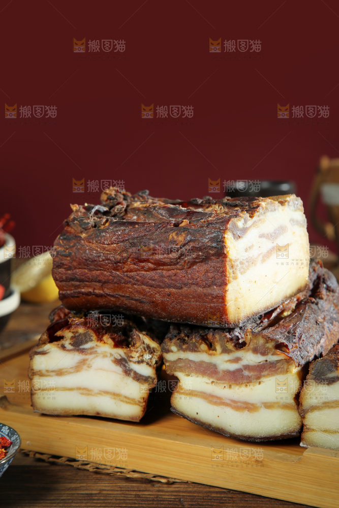 深底上的腊肉