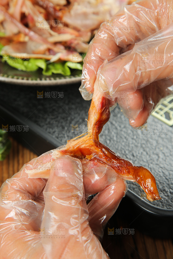 深底上的腊鸡