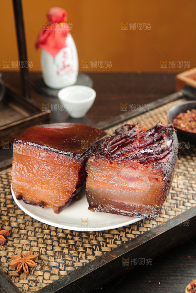 深底上的腊肉