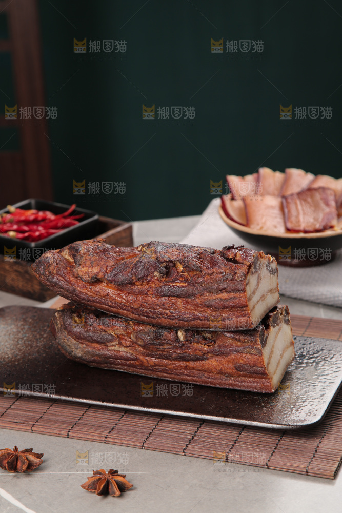 深底上的腊肉