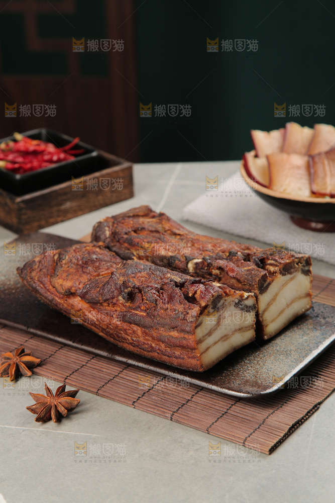 深底上的腊肉