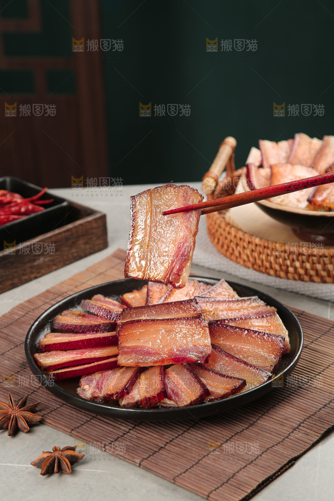 深底上的腊肉