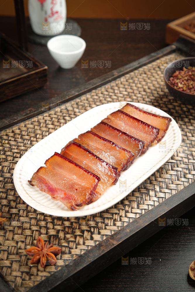深底上的腊肉