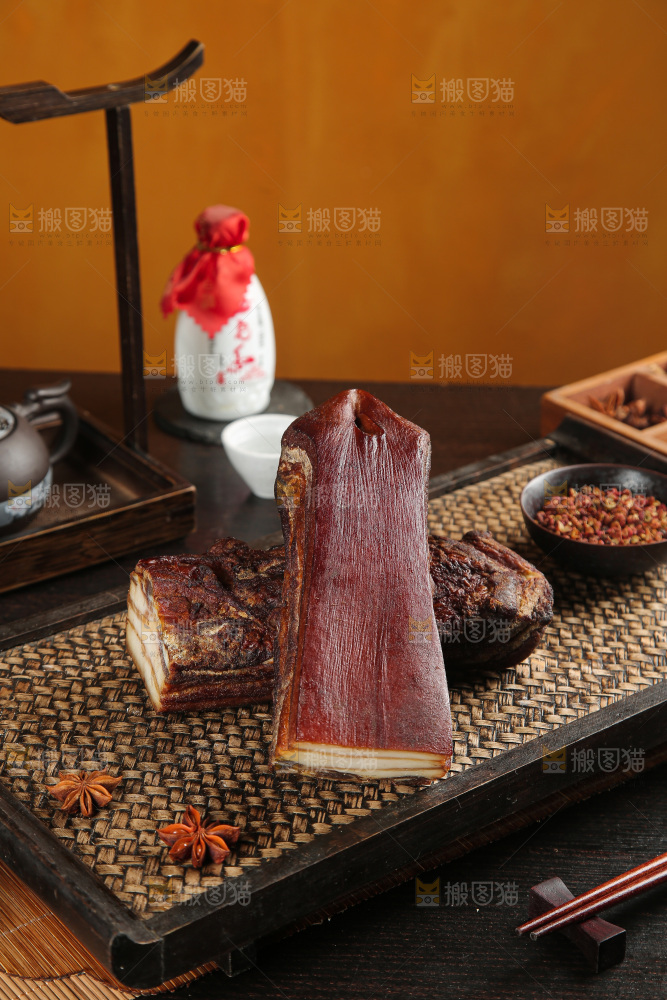 深底上的腊肉