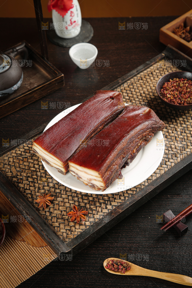 深底上的腊肉