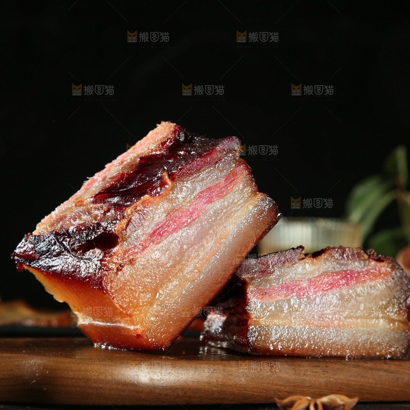 深底上的腊肉