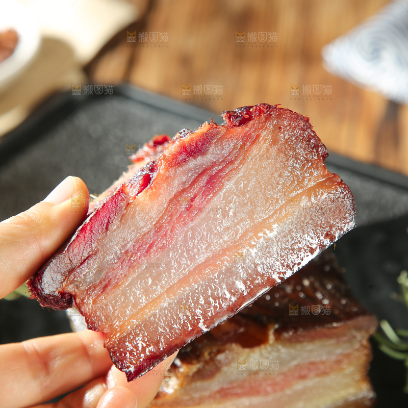 深底上的腊肉