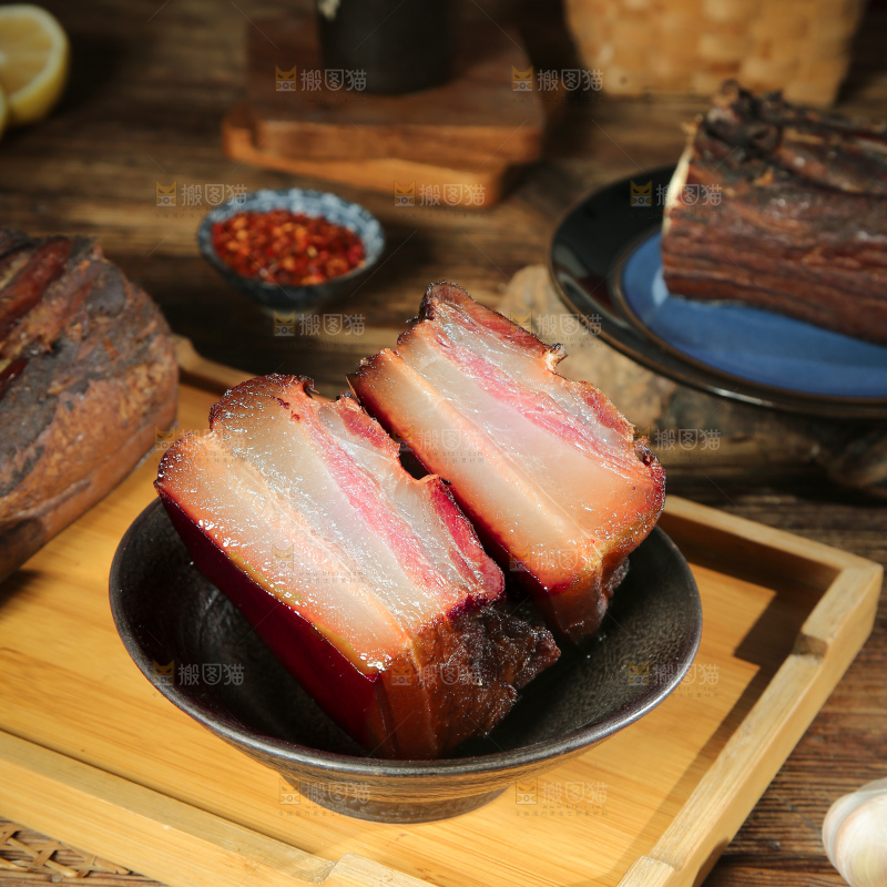 深底上的腊肉